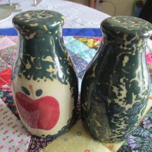 Vintage Red Apple Green Spongeware Salt & Pepper Shakers Set Farmhouse Style